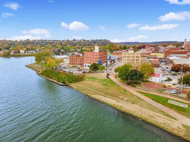 The Lafayette Hotel and Its Riverfront Presence