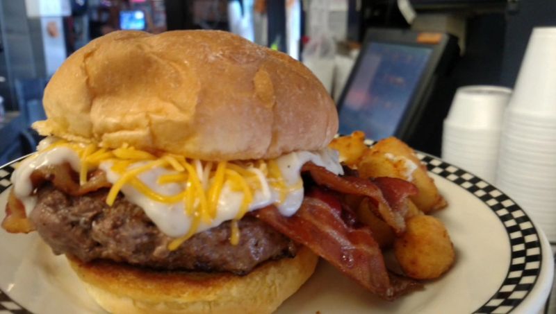 The Legendary Burgers That Keep Travelers Coming Back The Legendary Burgers That Keep Travelers Coming Back