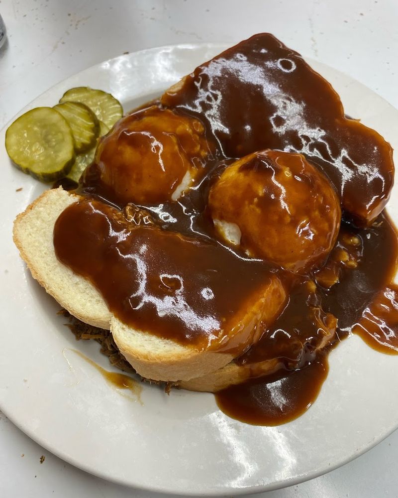 The Lunch Menu That Surprises First-Time Visitors