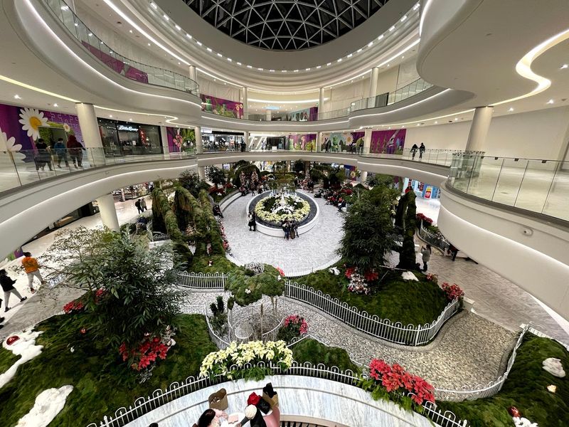 The Mall That Surrounds the Park The Mall That Surrounds the Park