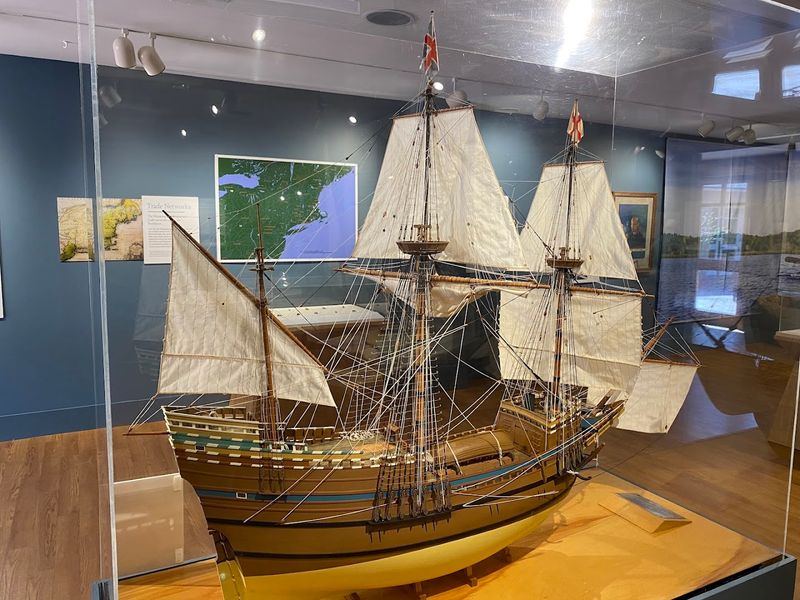 The Mayflower II: A Ship That Crossed an Ocean Twice The Mayflower II: A Ship That Crossed an Ocean Twice