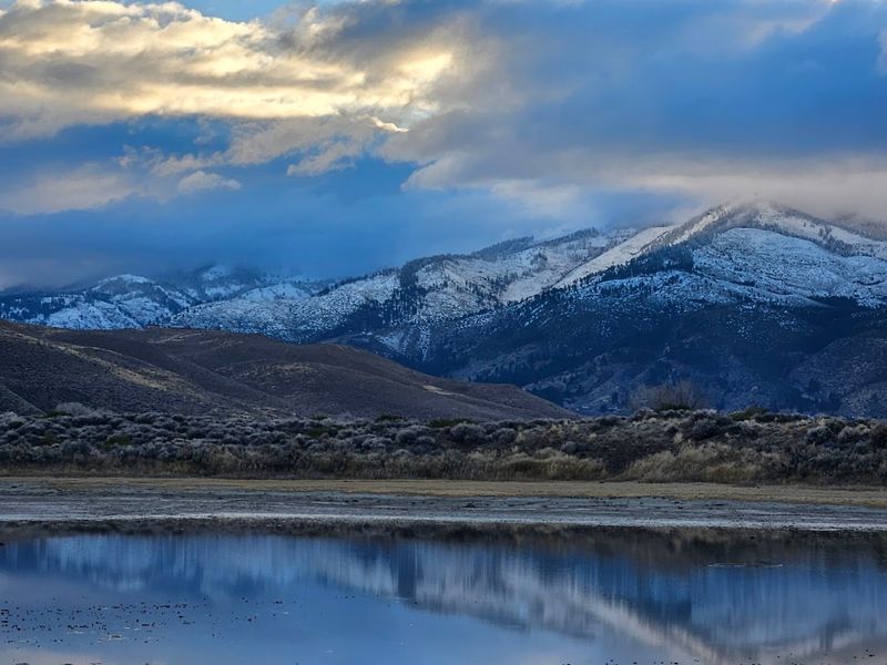 The Mountain Views That Frame Every Moment The Mountain Views That Frame Every Moment