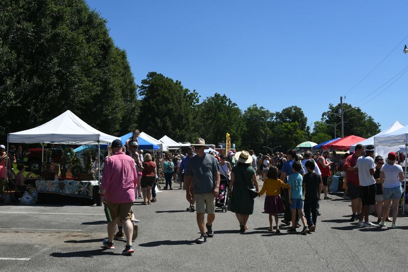 The Oak Ridge Farmers Market and Local Food Culture The Oak Ridge Farmers Market and Local Food Culture