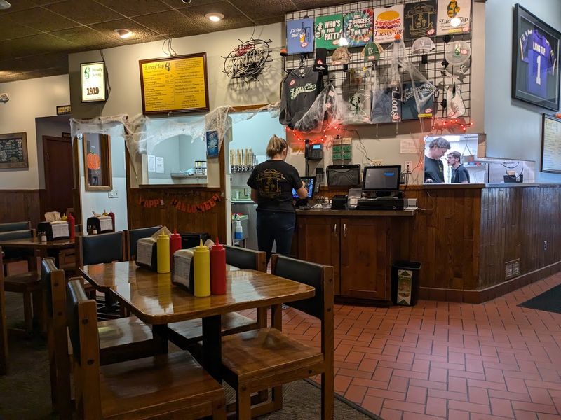 The Old-School Diner Feel That Modern Chains Cannot Replicate The Old-School Diner Feel That Modern Chains Cannot Replicate