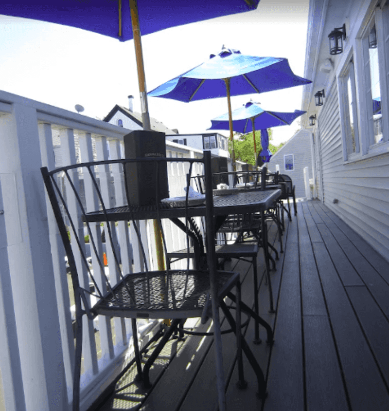 The Outdoor Deck Experience: Dining Above the Harbor