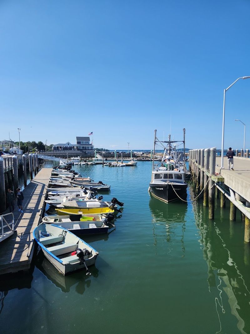 The Outdoor Pier: Eating With the Harbor Right There The Outdoor Pier: Eating With the Harbor Right There