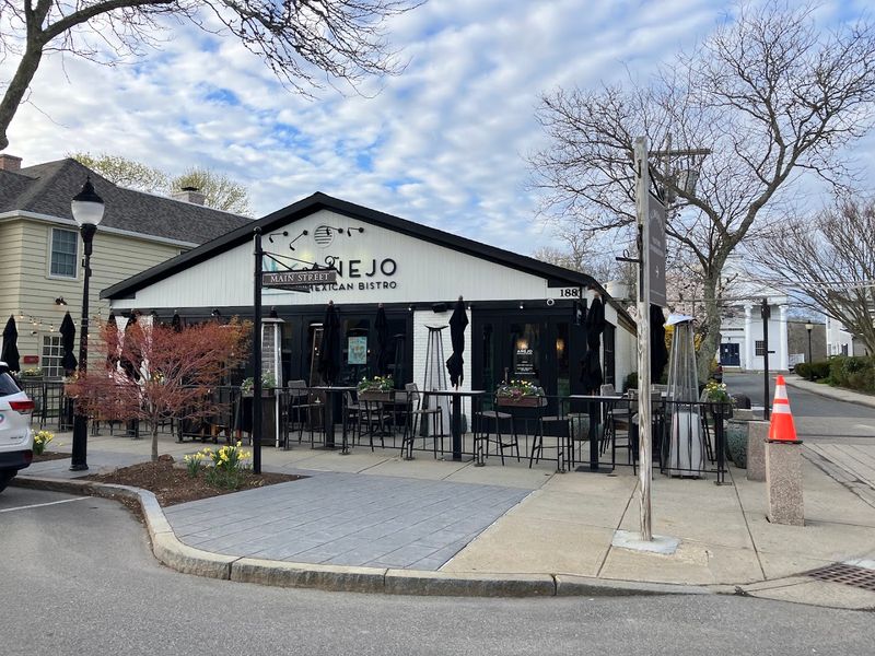 The Outdoor Seating Option The Outdoor Seating Option