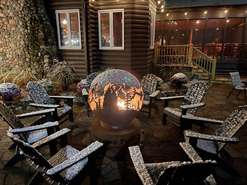 The Outdoor Setting: Lake Views and Lawn Games The Outdoor Setting: Lake Views and Lawn Games
