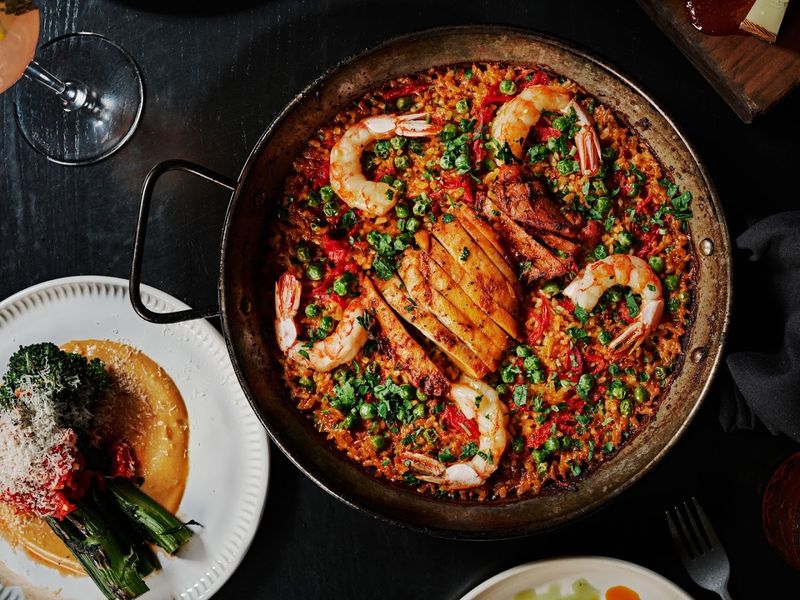 The Paella That Commands the Table The Paella That Commands the Table