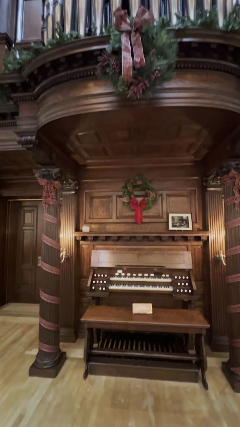 The Pipe Organ and Its Surprising Musical History The Pipe Organ and Its Surprising Musical History