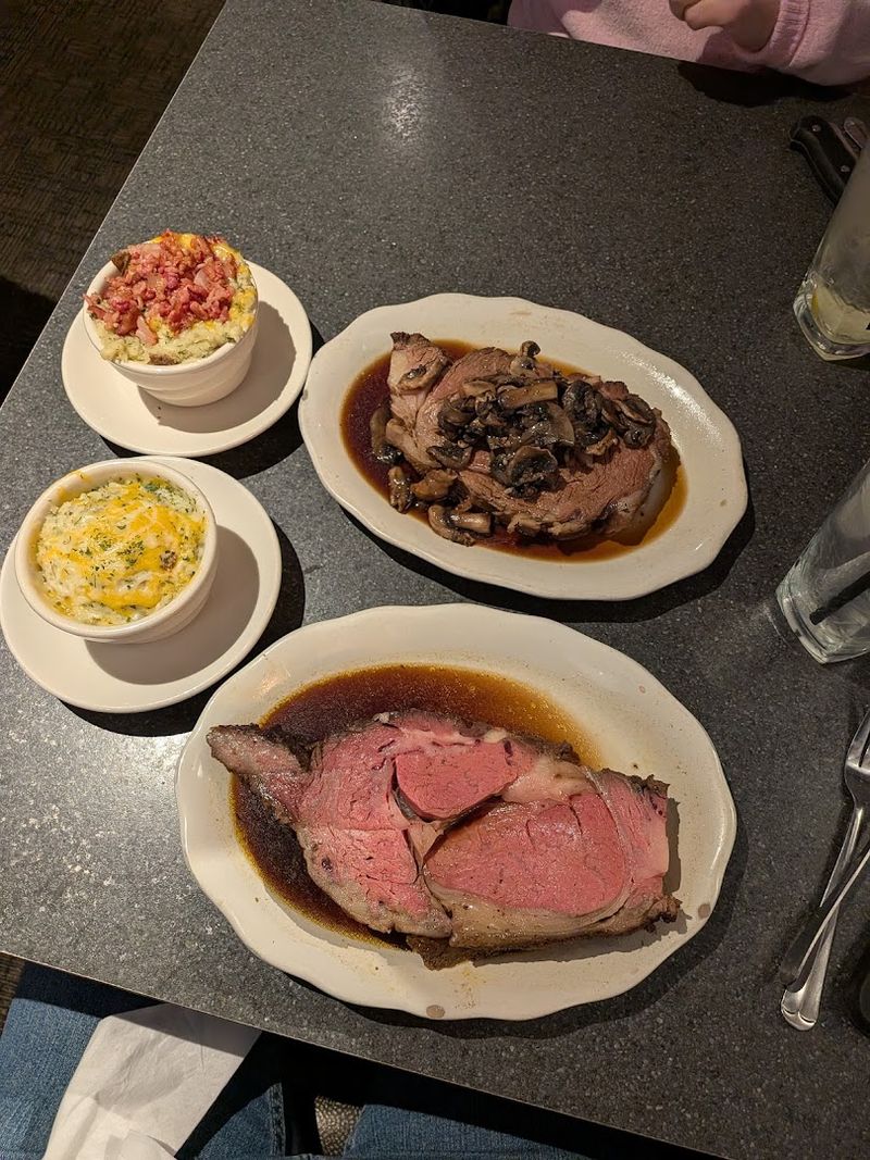 The Prime Rib That People Drive Two Hours to Eat The Prime Rib That People Drive Two Hours to Eat