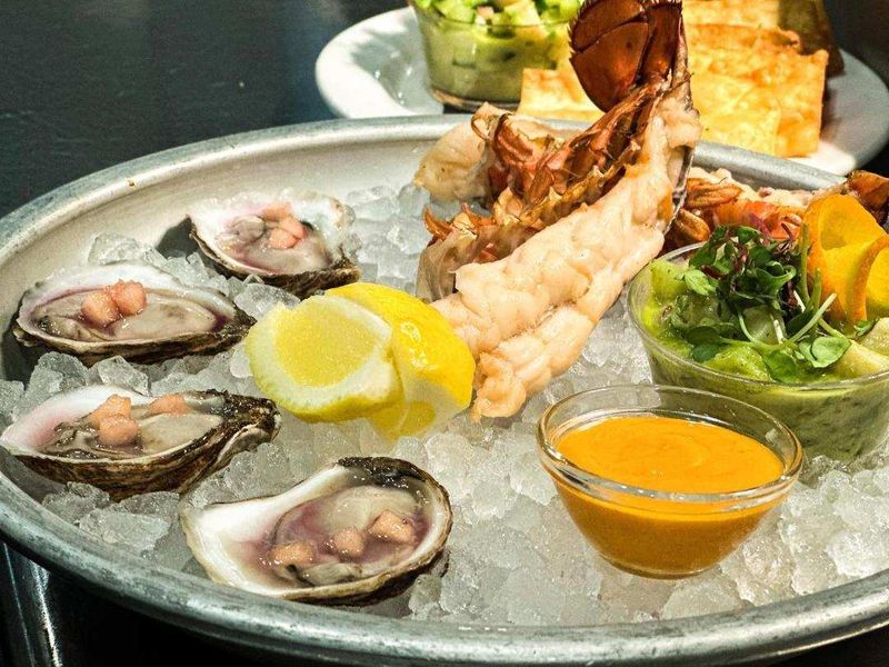 The Raw Bar Experience That Stops Skeptics Cold