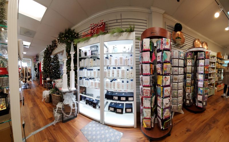 The Scent Experience From the Moment You Walk In The Scent Experience From the Moment You Walk In