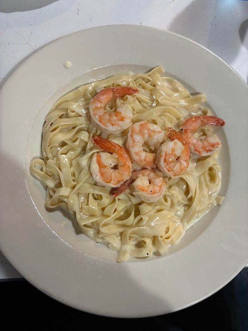 The Shrimp Fettuccine That Rounds Out the Seafood Side The Shrimp Fettuccine That Rounds Out the Seafood Side