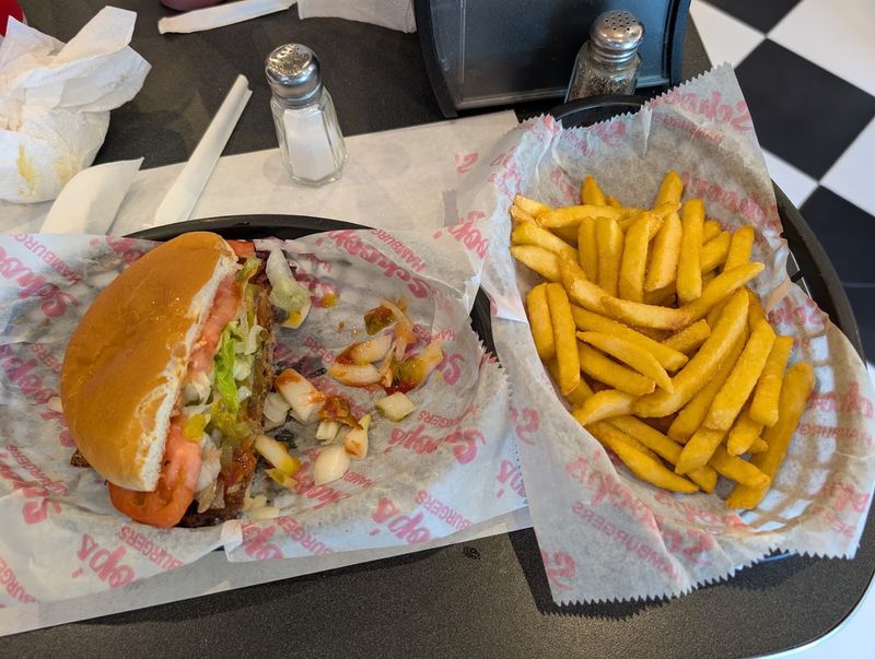 The Smash Burger That Keeps People Coming Back