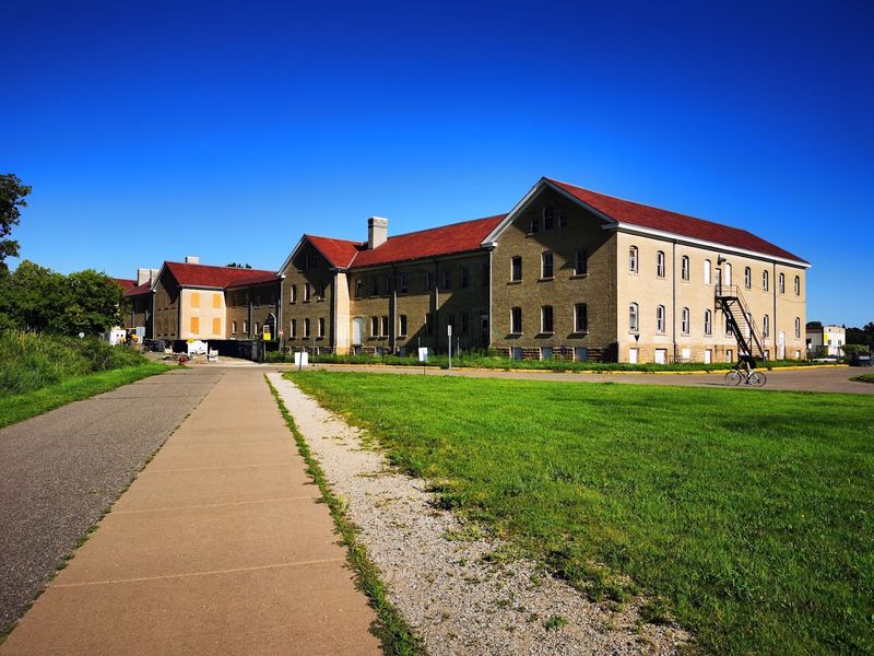 The Surrounding Fort Snelling Complex