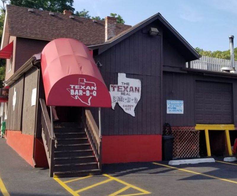 The Texan BBQ — Algonquin