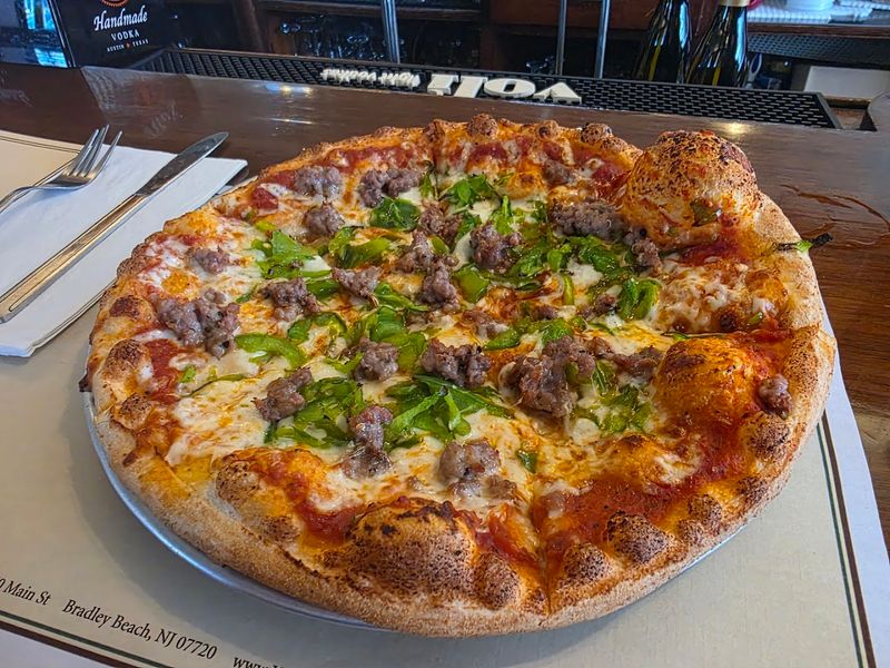 The Thin-Crust Pizza That Built a Reputation The Thin-Crust Pizza That Built a Reputation