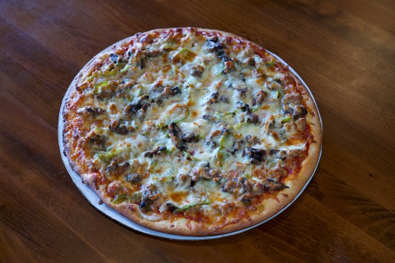 The Thin Crust Pizza That Keeps People Coming Back