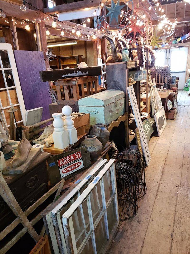 The Vintage Peddler Shop On the Property The Vintage Peddler Shop On the Property