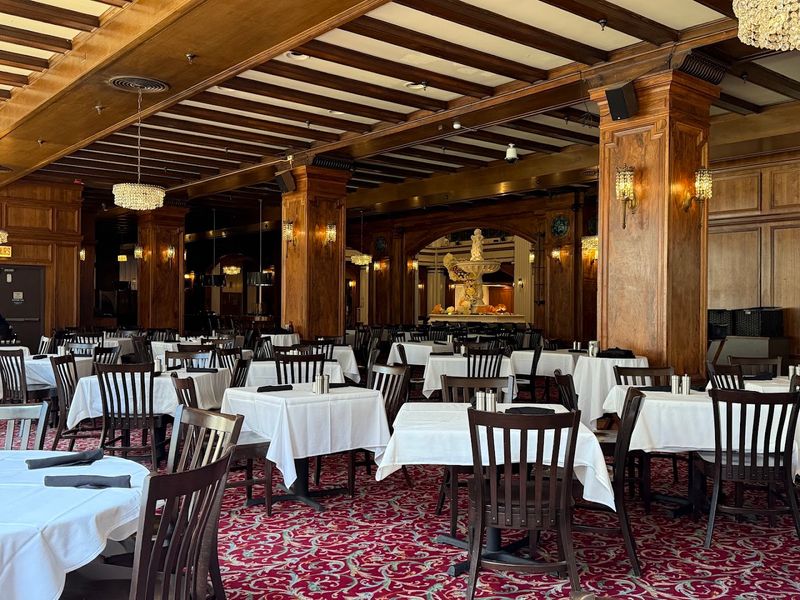 The Walnut Room, Chicago, Illinois The Walnut Room, Chicago, Illinois