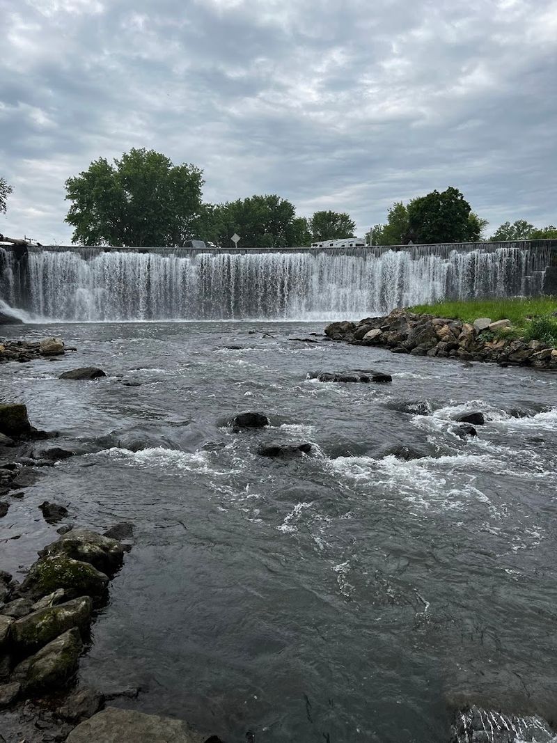 The Waterfall Dam That Stops You in Your Tracks The Waterfall Dam That Stops You in Your Tracks