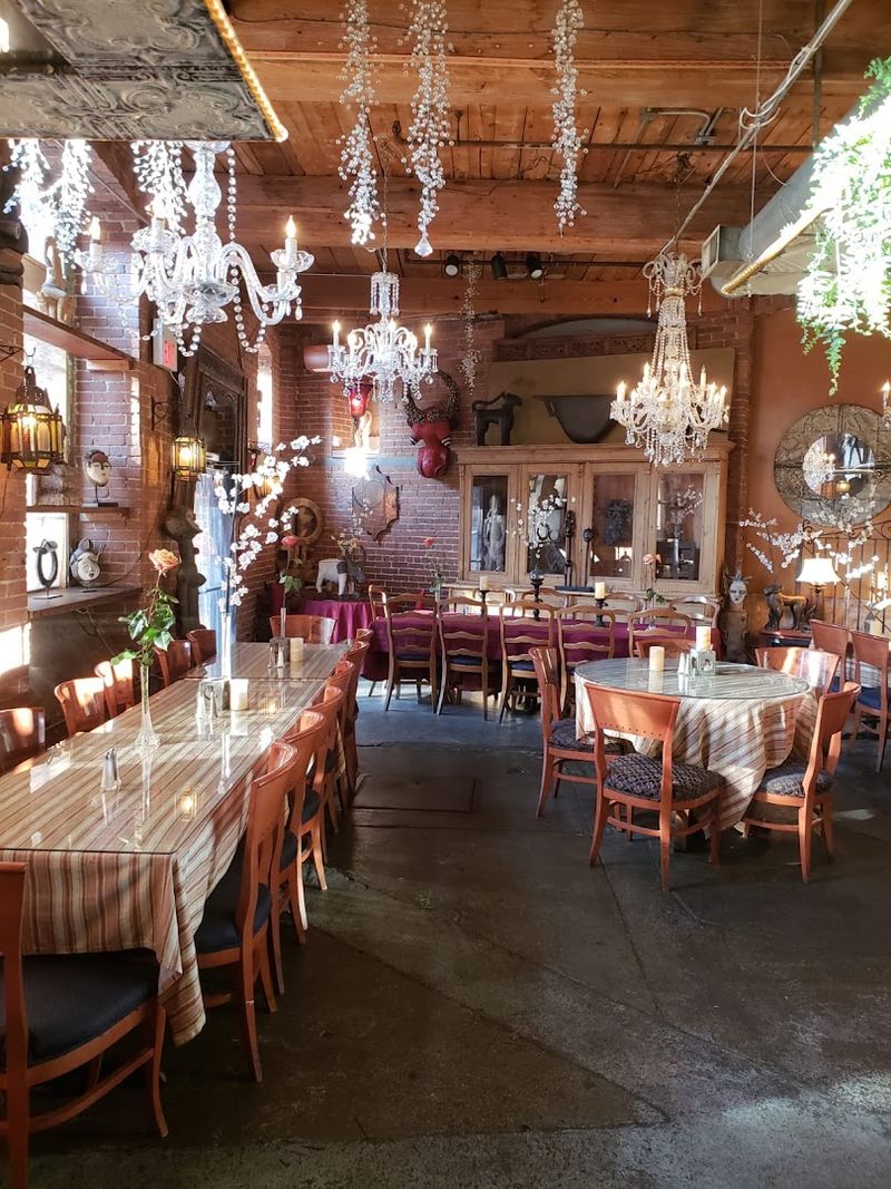 The Weekend Brunch That Draws a Crowd
