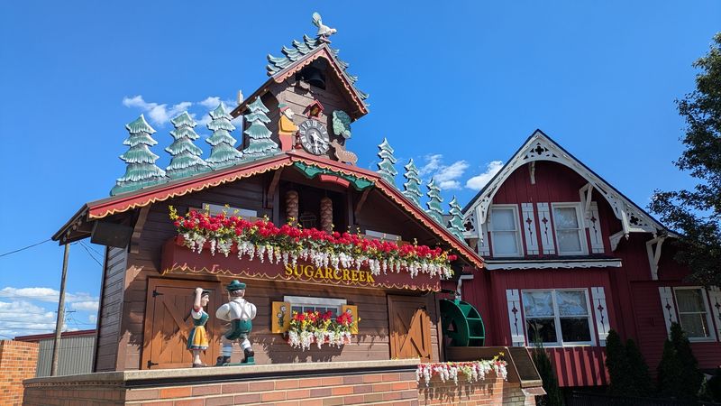 The World's Largest Cuckoo Clock The World's Largest Cuckoo Clock