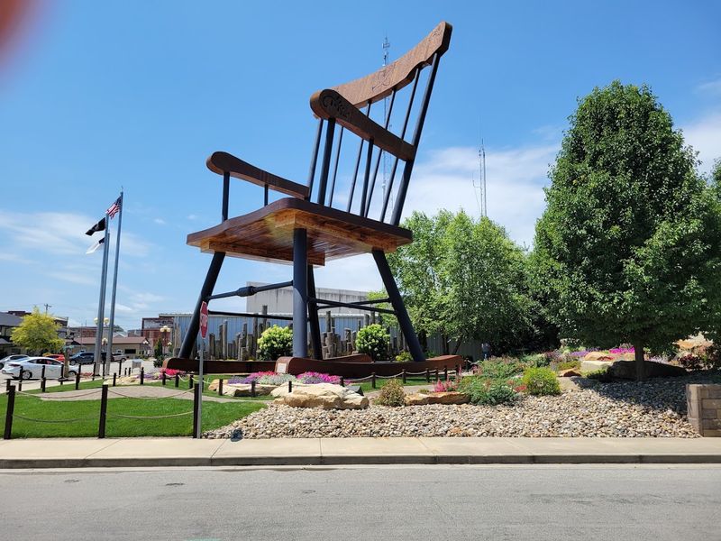 The World's Largest Rocking Chair The World's Largest Rocking Chair