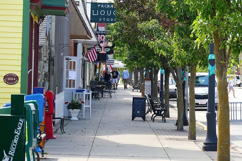 The main street that resists rushing The main street that resists rushing