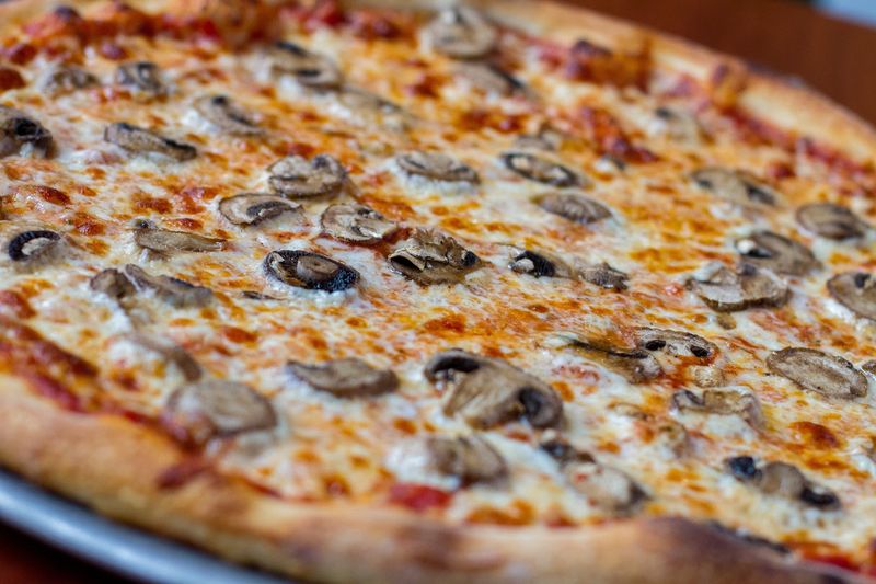 Thin-Crust Pies and the Regulars Who Swear By Them