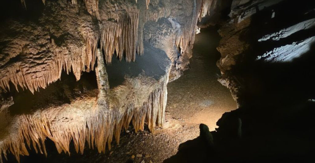 This 20-Million-Year-Old Tennessee Cavern Sits Beneath The Smoky Mountains