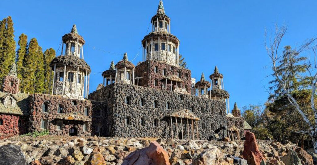 This Giant Rock Garden Near Redmond Is One of Oregon’s Strangest Roadside Stops
