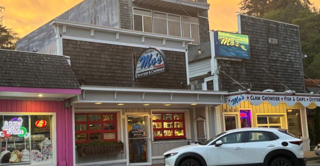 This Historic Oregon Seafood Restaurant Served Clam Chowder So Good Robert Kennedy Took It on the Road