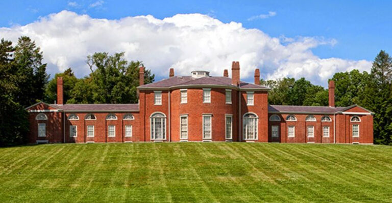 This Massachusetts Estate Feels Like a Country Escape Just Outside Boston