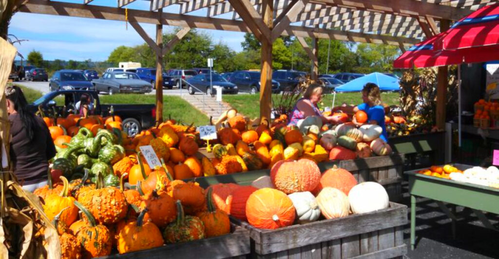 This Massive Pennsylvania Market Has Fresh Produce, Antiques, and Food Worth Driving Across the State For