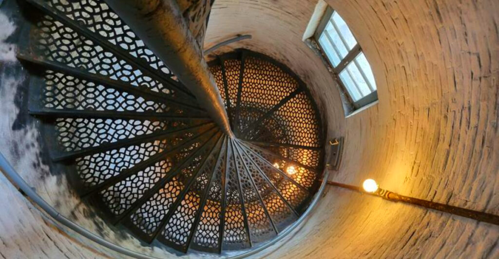 This Michigan Lighthouse Keeper’s Quarters Still Tell Haunting Stories