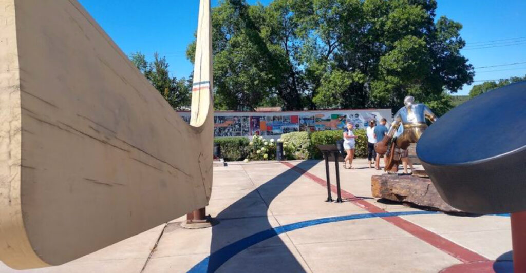 This Minnesota City Is Home To The World’s Largest Freestanding Hockey Stick
