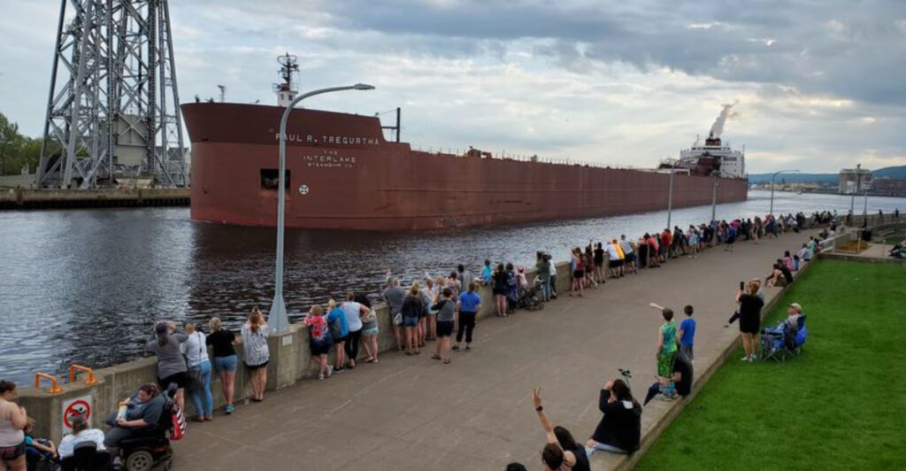 This Minnesota Lakewalk Lets You Watch Giant Freighters Pass Just Steps Away