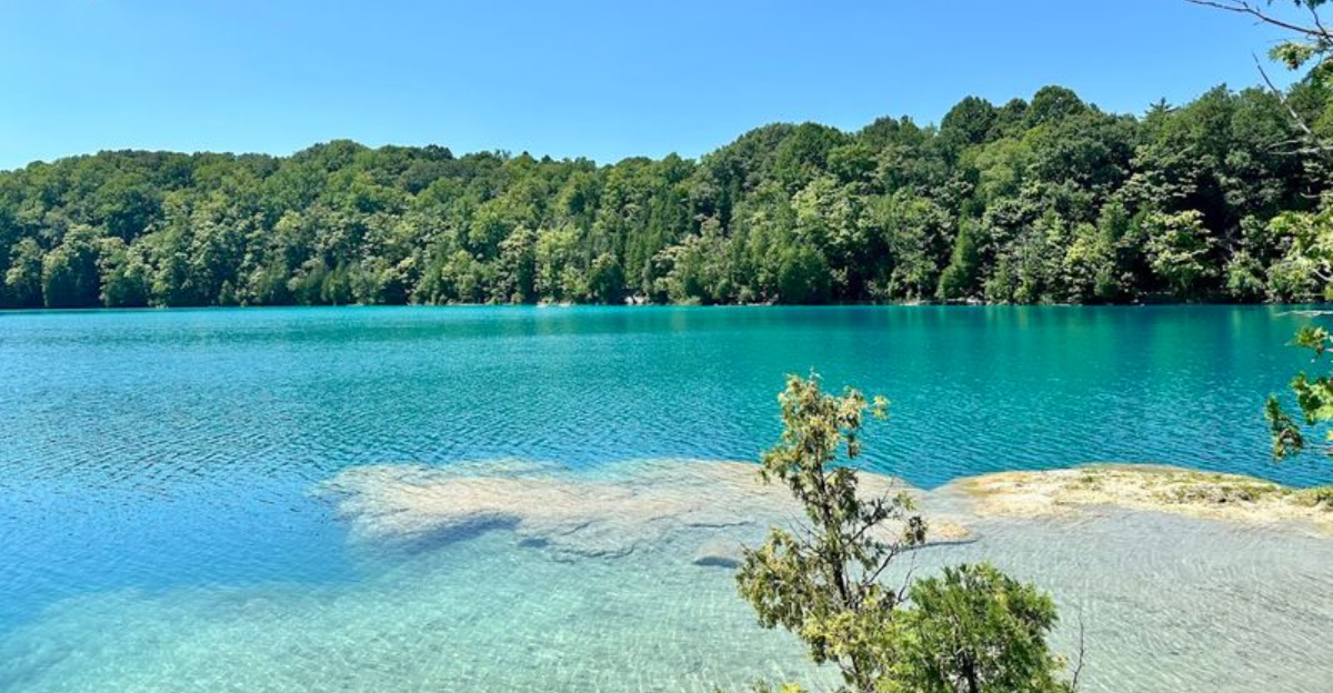 This New York State Park Has Turquoise Water And A Scientific Mystery