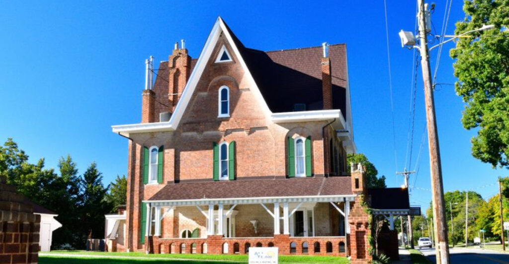 This North Carolina House Has 22 Rooms, Seven Levels, 15 Fireplaces, and America’s First Private Little Theater