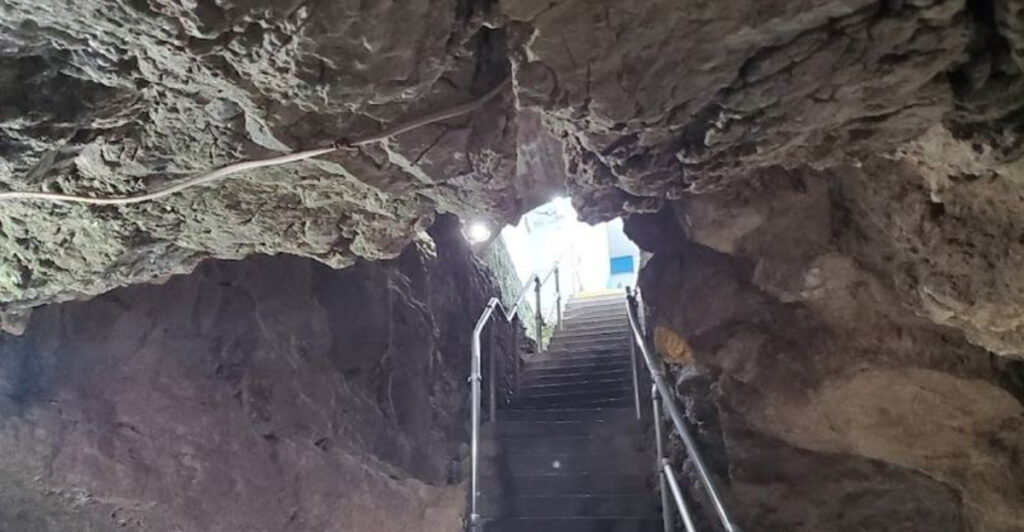 This Ohio Cave Holds The World’s Largest Known Geode