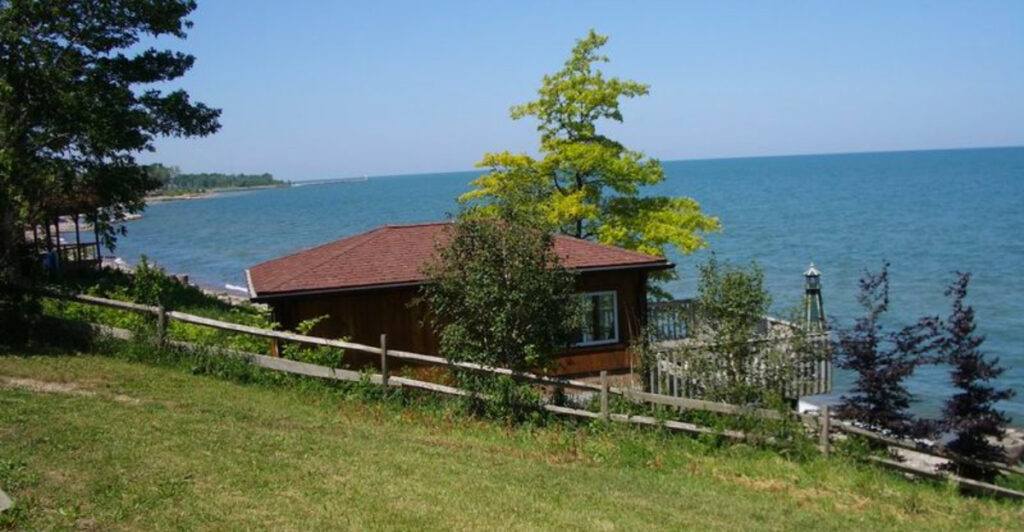 This Ohio Lake Erie Town Turns A Simple Day Trip Into A Mini Vacation In 2026