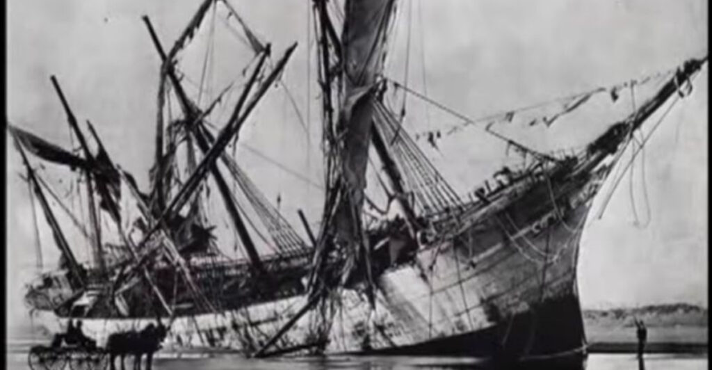 This Oregon Beach Still Holds the Wreckage of a Ship Stranded in 1906