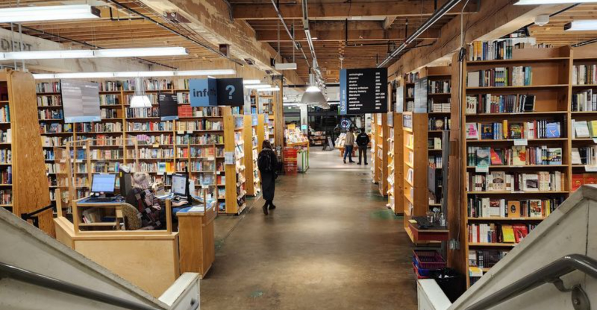 This Oregon Bookstore Is the Largest in the World and You Can Spend Hours Inside