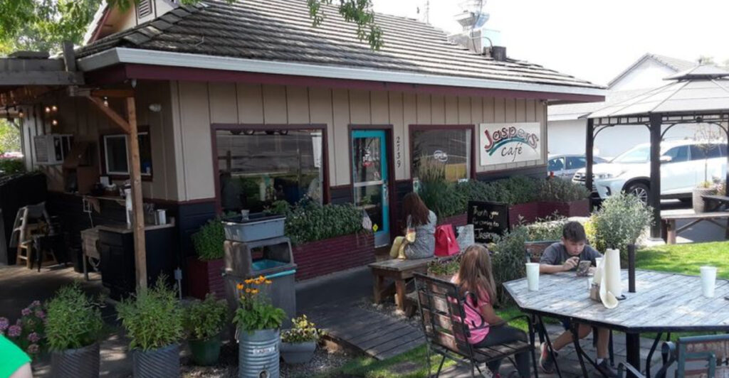 This Oregon Burger Joint Serves Elk, Bison, Camel, and Kangaroo Burgers