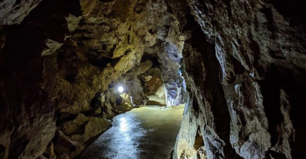 This Oregon Cave Tour Takes You Through Marble Halls Carved by Water