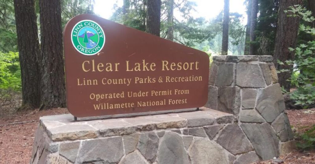 This Oregon Lake Covers a 3,000-Year-Old Forest Still Standing Beneath 120 Feet of Near-Freezing Water