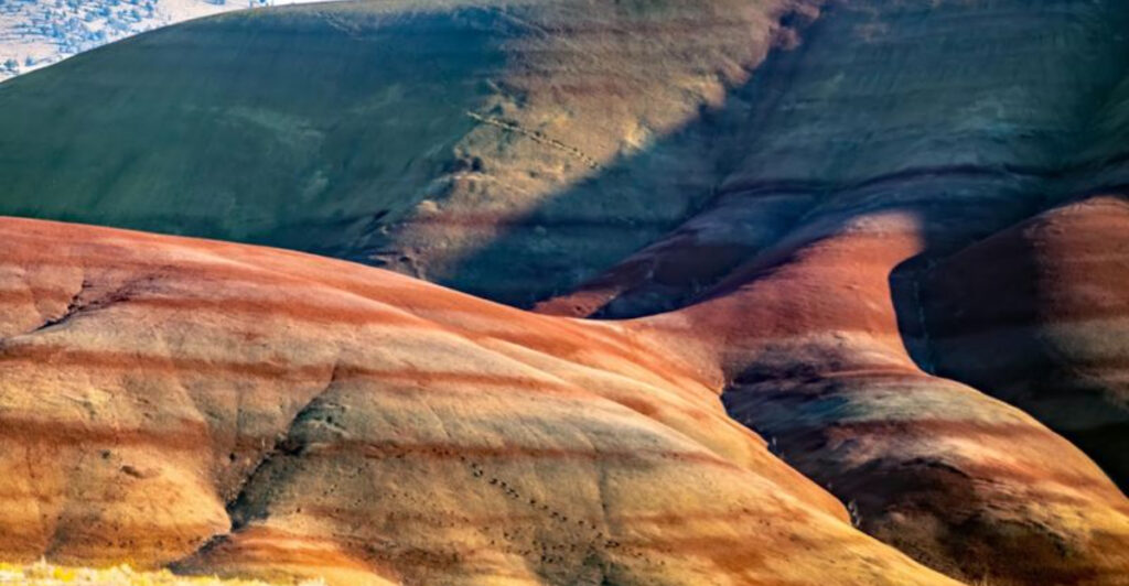 This Oregon Landscape Preserves 39-Million-Year-Old Climate History in Red, Gold, and Black Hills