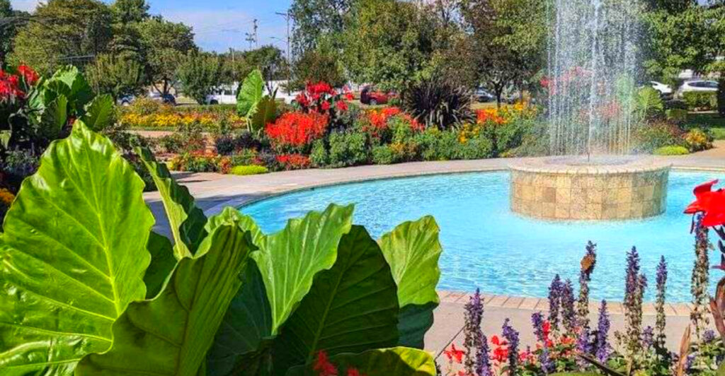 This Rose Garden in Abilene Honors Eisenhower With Hundreds of Blooms and Small-Town Charm